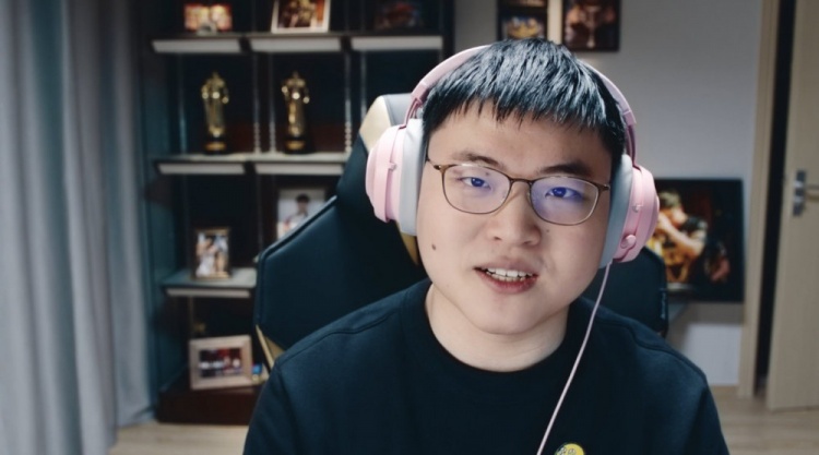 九游体育-包含Uzi迎来十赛季高光表现，RNG球迷沸腾！的词条