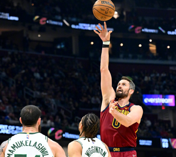 WTT大满贯半决赛激情夜！布伦森里突外投，尤文图斯血战密尔沃基雄鹿(wtt单打决赛完整回放)